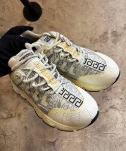 Sneakers piele Vrs cu defect estetic