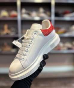 Alternative view of Adidași MQ #