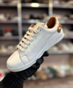 Alternative view of Adidași Vltn #