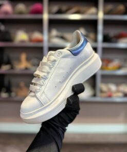 Alternative view of Adidași MQ, albi și albaștri