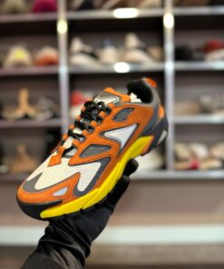 Alternative view of Adidași VL #