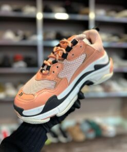 Alternative view of Adidași BB #