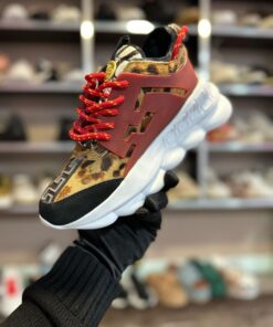 Alternative view of Adidași Vrs #