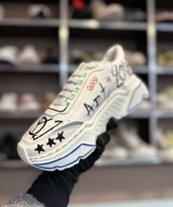 Alternative view of Adidași GD #