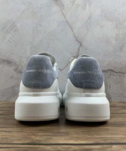 Alternative view of Adidași MQ #