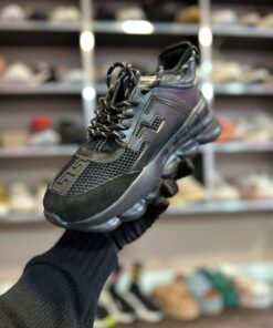 Alternative view of Adidași Vrs #