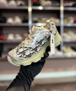 Alternative view of Adidași DR/ Mărime mică #