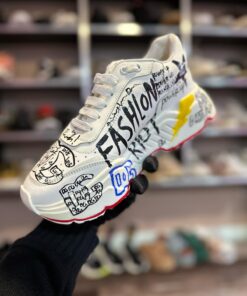 Alternative view of Adidași GD #