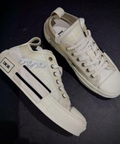 Adidași din piele cu defect DR #