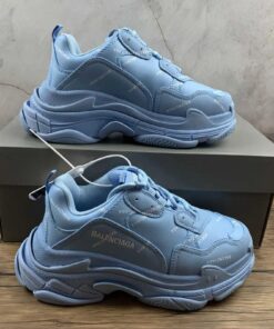 Alternative view of Adidași BB #