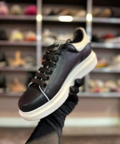 Alternative view of Adidași MQ #