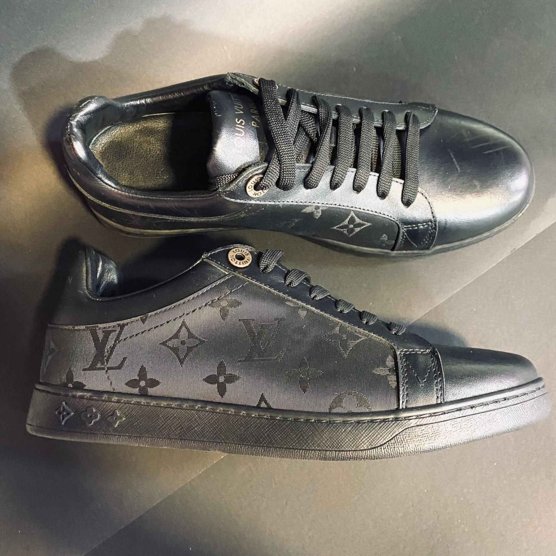 Adidași din piele VL #