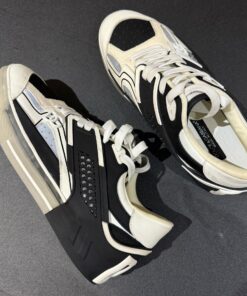 Adidași GD cu defect #