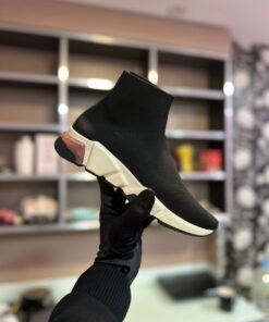 Alternative view of Adidași BB