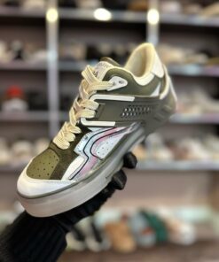 Alternative view of Adidași GD #