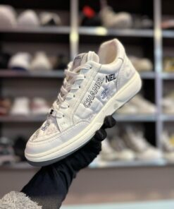 Alternative view of Adidași CH #