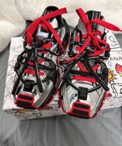 Alternative view of Adidași GD #